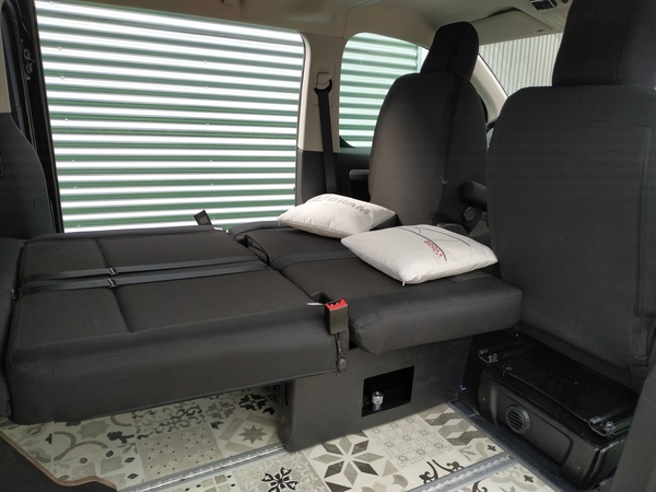 Banqueta convertible en cama Banqueta convertible en cama