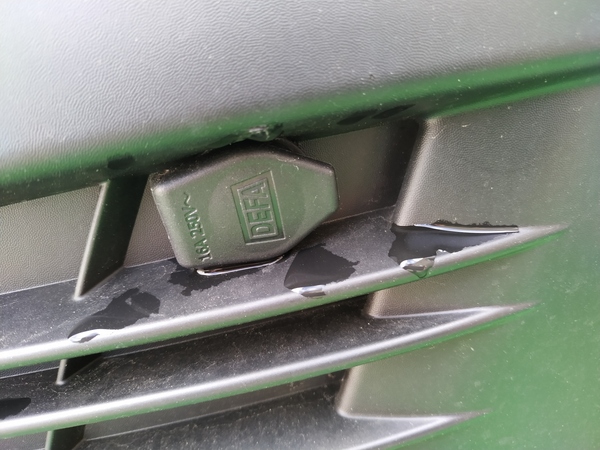 Toma exterior de 220v para cargador de baterías Toma exterior de 220v para cargador de baterías
